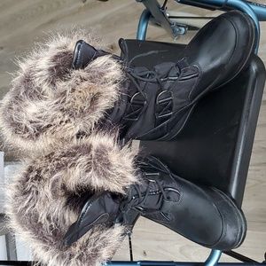 Snow boots